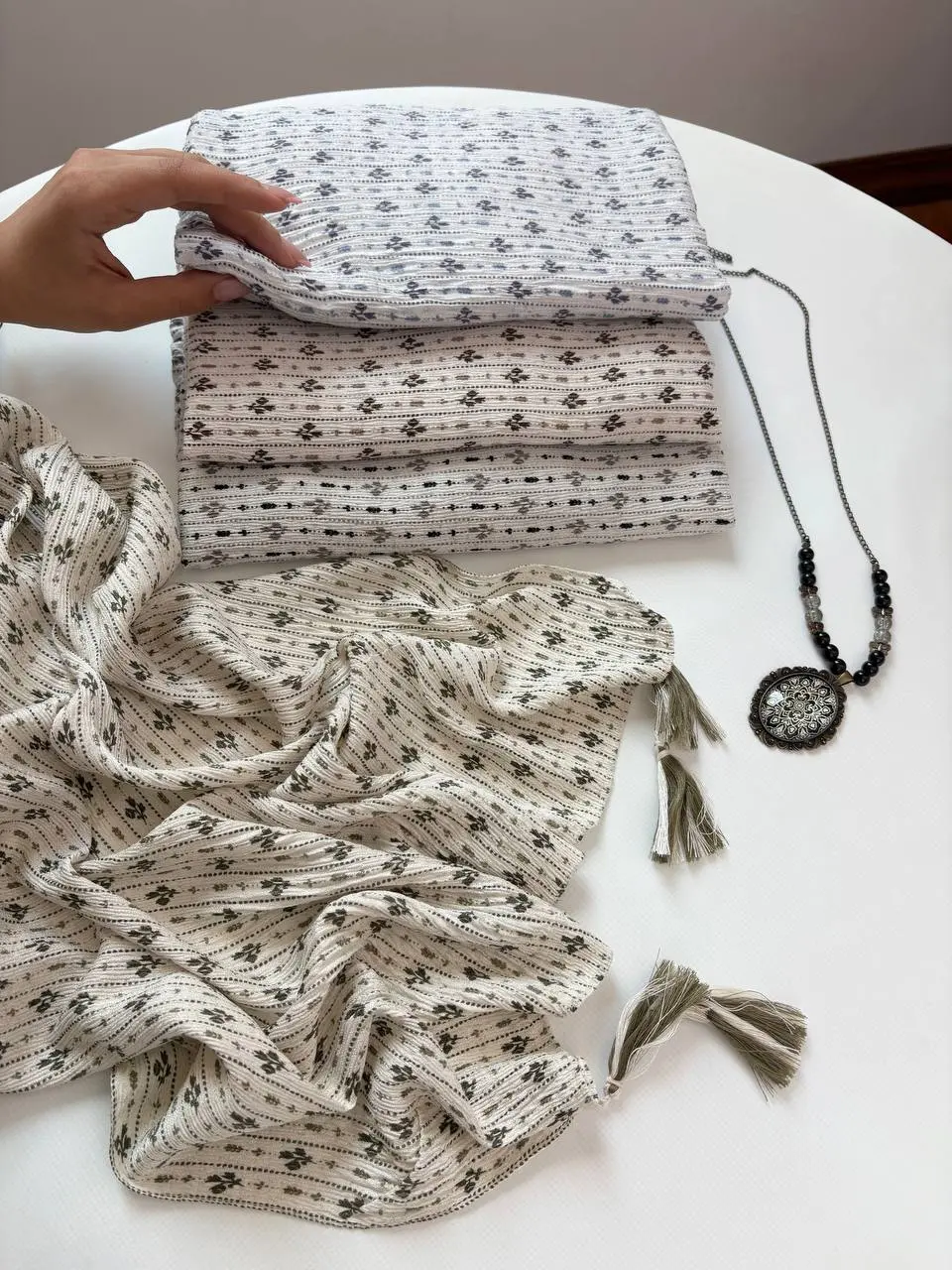 شال کریشه پلیسه